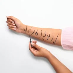 essence liquid ink eyeliner 01 8 g