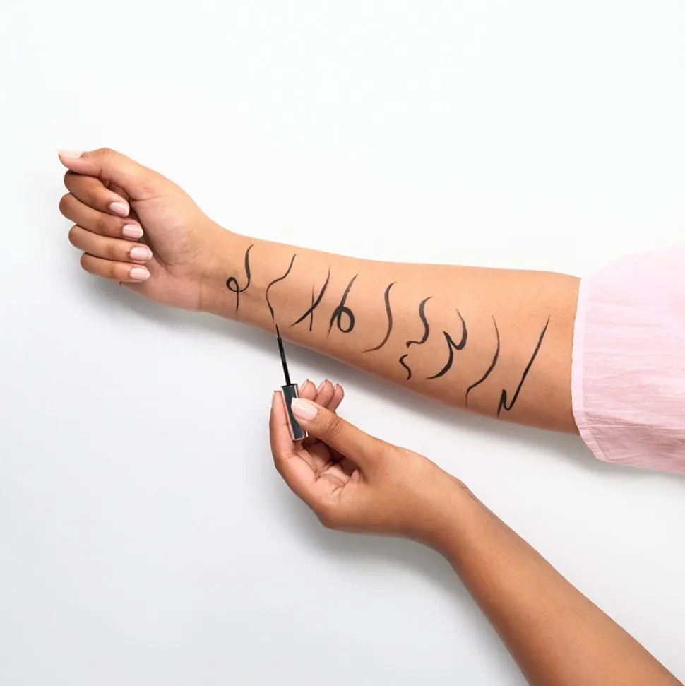 essence liquid ink eyeliner 01 8 g