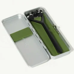 Leaf Shave Leaf Travel Case Silver