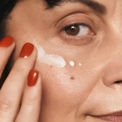 MÁDARA AGE PRO Contour Anti-Falten-Augencreme 15 ml