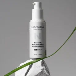 MÁDARA Botanic Niacinamide 5-in-1 Serum 30 ml