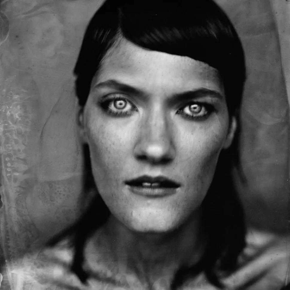 MÁDARA Deep Matter Volumen Wimperntusche 6 ml