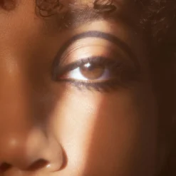 MÁDARA Deep Matter Volumen Wimperntusche 6 ml