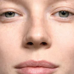 MÁDARA H2O Tint Getöntes Hyaluron-Serum #1 May Flower 30 ml