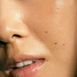 MÁDARA Peel Creamy Clay AHA Peeling Maske 7 % 60 ml