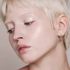 MÁDARA SKIN EQUAL Grundierung SPF 15 #10 Porcelain 30 ml