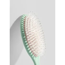 Remilia Hair Vegan Lush Brush