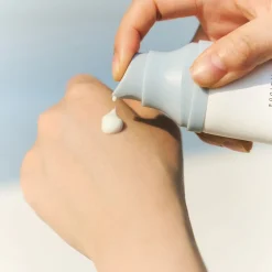 SKIN1004 Madagascar Centella Hyalu-Cica Water-Fit Sun Serum 50 ml