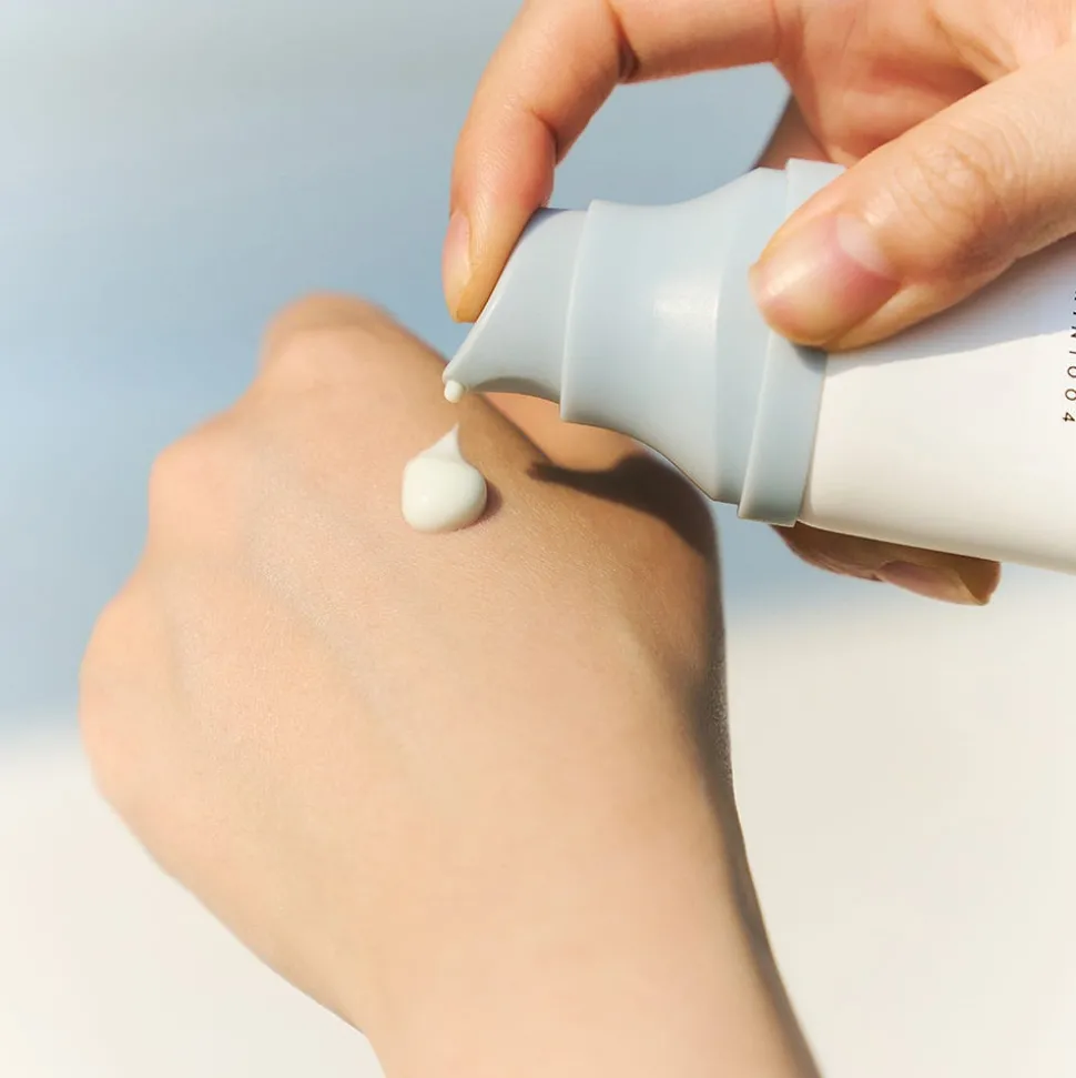 SKIN1004 Madagascar Centella Hyalu-Cica Water-Fit Sun Serum 50 ml