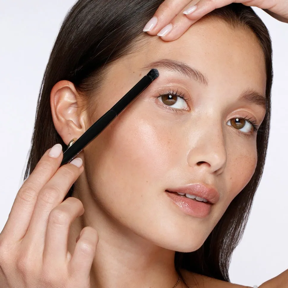 Tweezerman Abgerundeter Augenbrauenpinsel