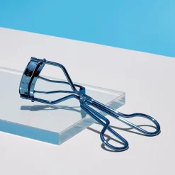 Tweezerman Wimpernzange Classic Bell Bottom Blue